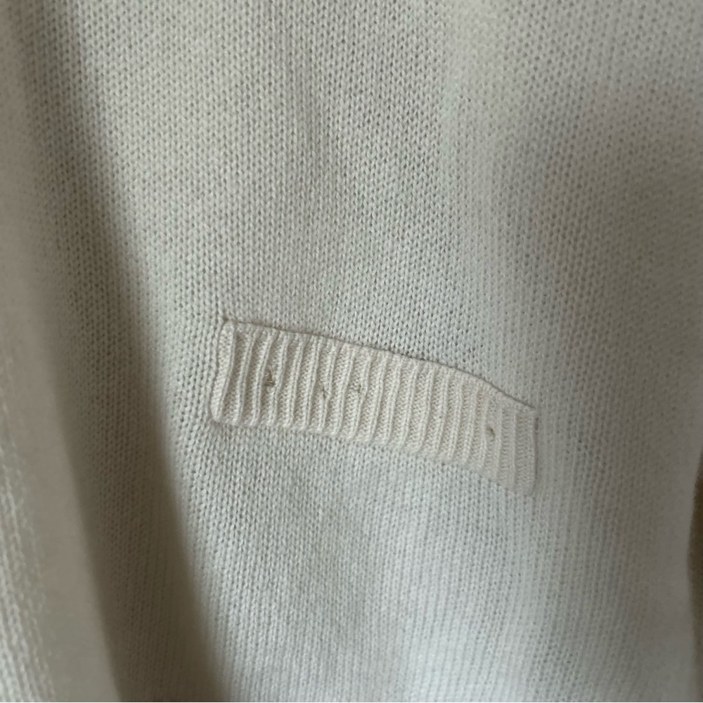 Valentino BEIGE CASHMERE JUMPER WITH VLOGO CHAINS *MAJOR FLAW*⭐️ - Picture 7 of 9